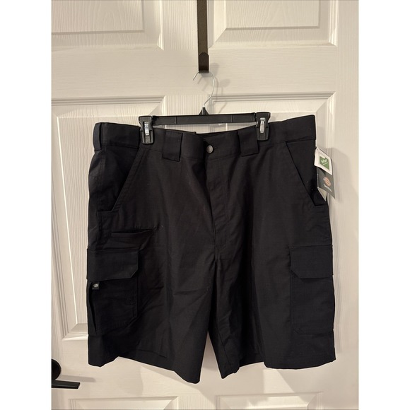 New Dickies Men's Black Ripstop Cargo Shorts Size 42 Pockets Relaxed 13"‎ Inseam - Picture 1 of 9